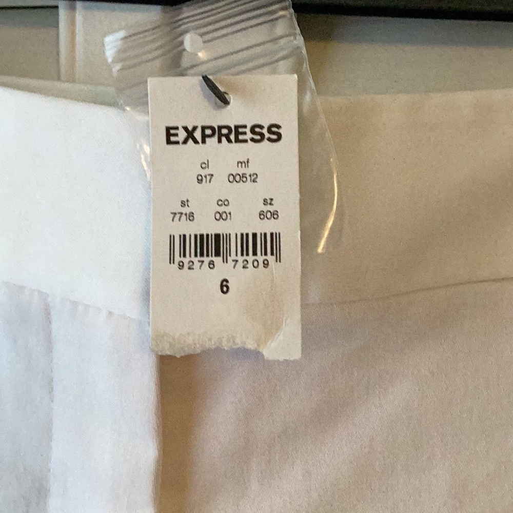 NWT Express Women's White Shorts with Black Stripes - Picture 5 of 6